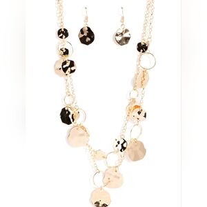 Paparazzi Elegant Gold Necklace